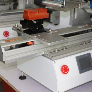 YCT-14 Poloautomatický rovinný etiketovací stroj