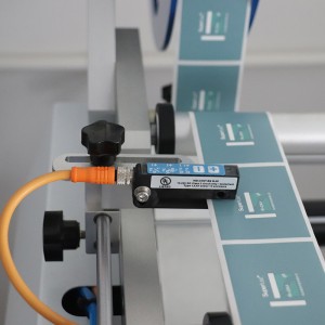 YCT-14 Semi automatic Planum Rolling Labeling Machina