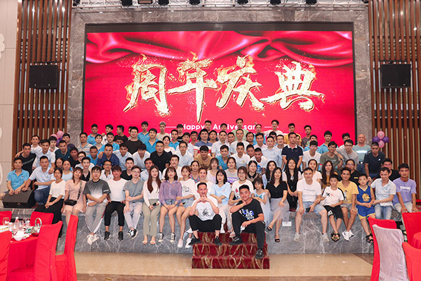 "Dongguan Yucheng Machinery Technology Co., Ltd. Inqilobiy yorliqlash echimlarini ishga tushirdi"